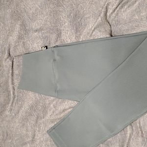 Born primititive leggings